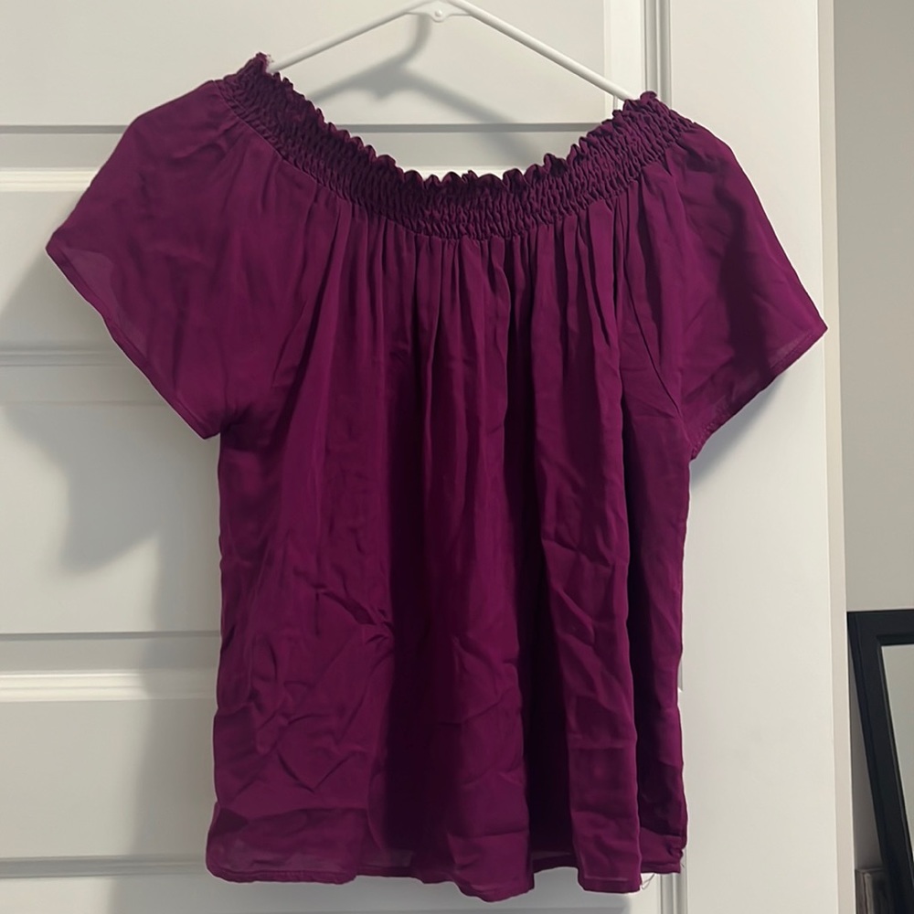 Women’s off the shoulder short sleeve purple top size small